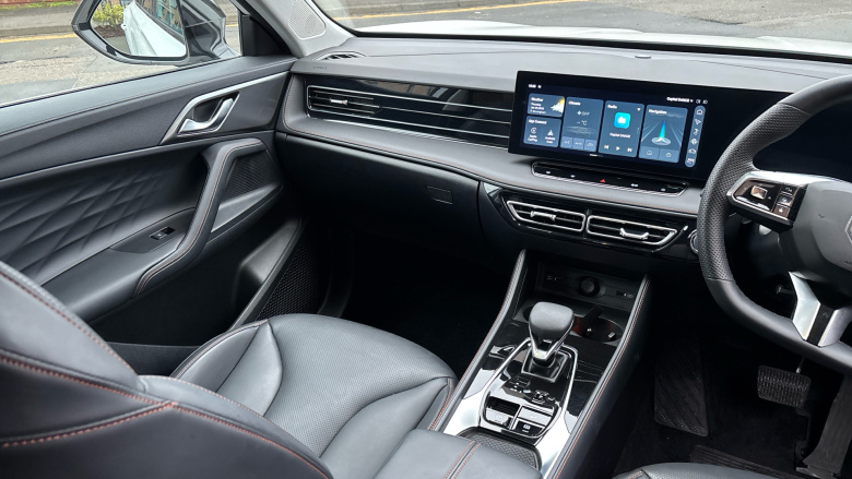 MG HS 1.5 T-GDI Trophy 5dr DCT Petrol Hatchback